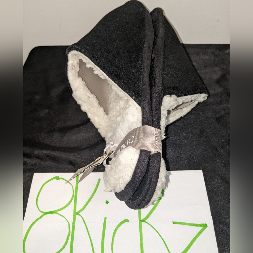 *BRAND NEW* Men's Banana Republic Sherpa Slippers